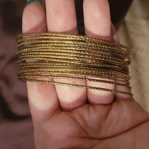 5/$25 16 gold colored bangle bracelets from the 90's - Picture 3 of 4